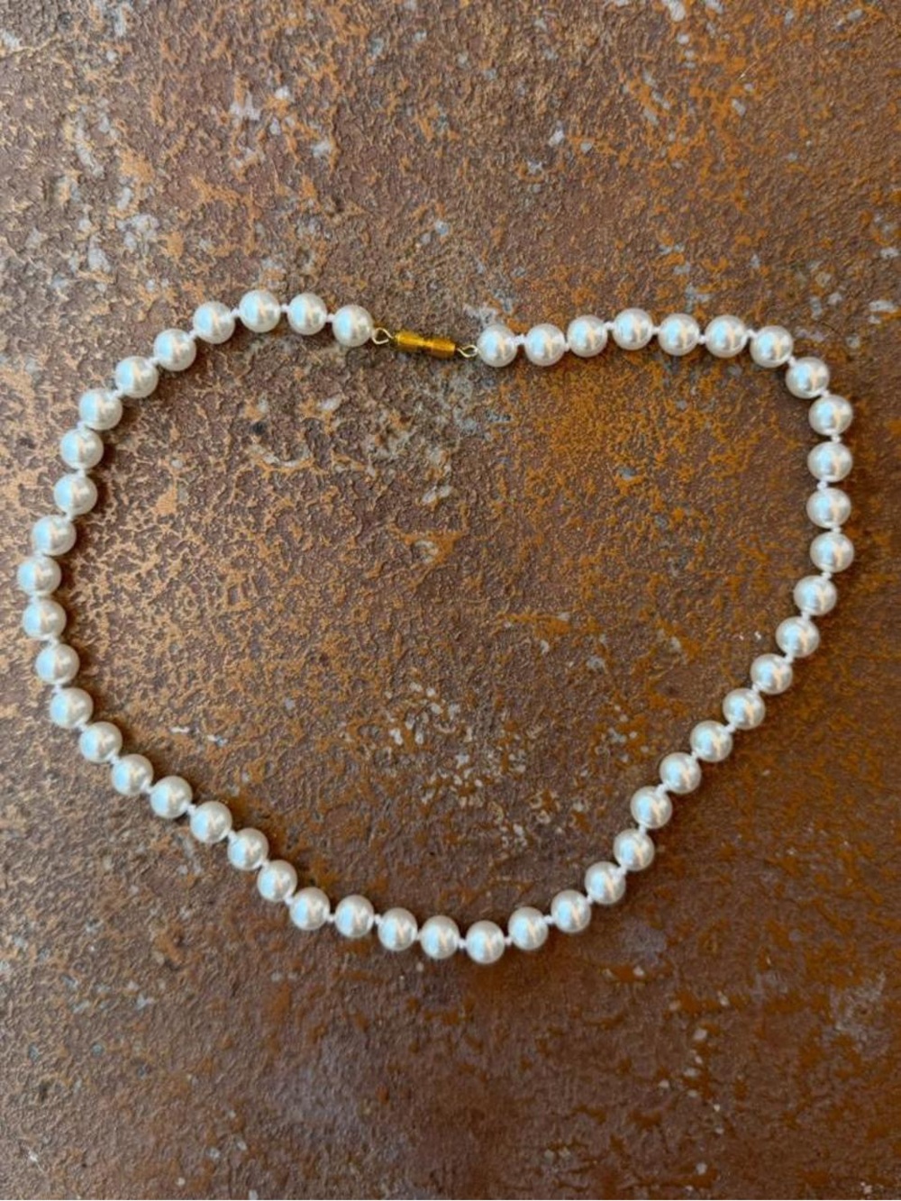 Vintage faux pearl necklace Timeless coquette staple perfect for layering - Picture 2 of 4